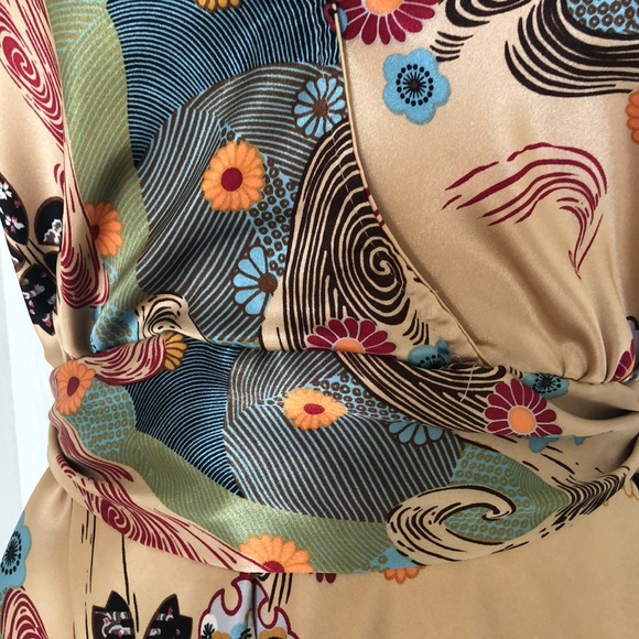 SATIN FLORAL TOP. - Picture 3 of 8